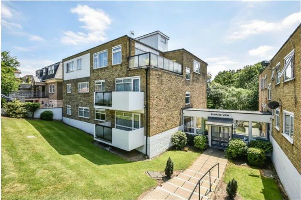 Sunrise View, The Rise, NW7